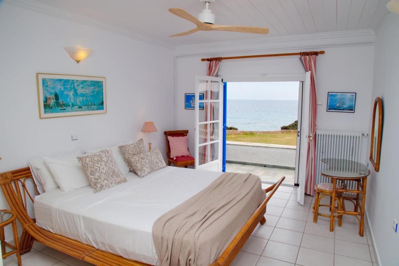 Aroura Homes 4Br Beachfront Villa Spetses Town Bagian luar foto