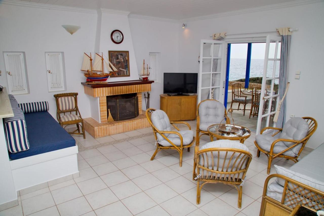 Aroura Homes 4Br Beachfront Villa Spetses Town Bagian luar foto
