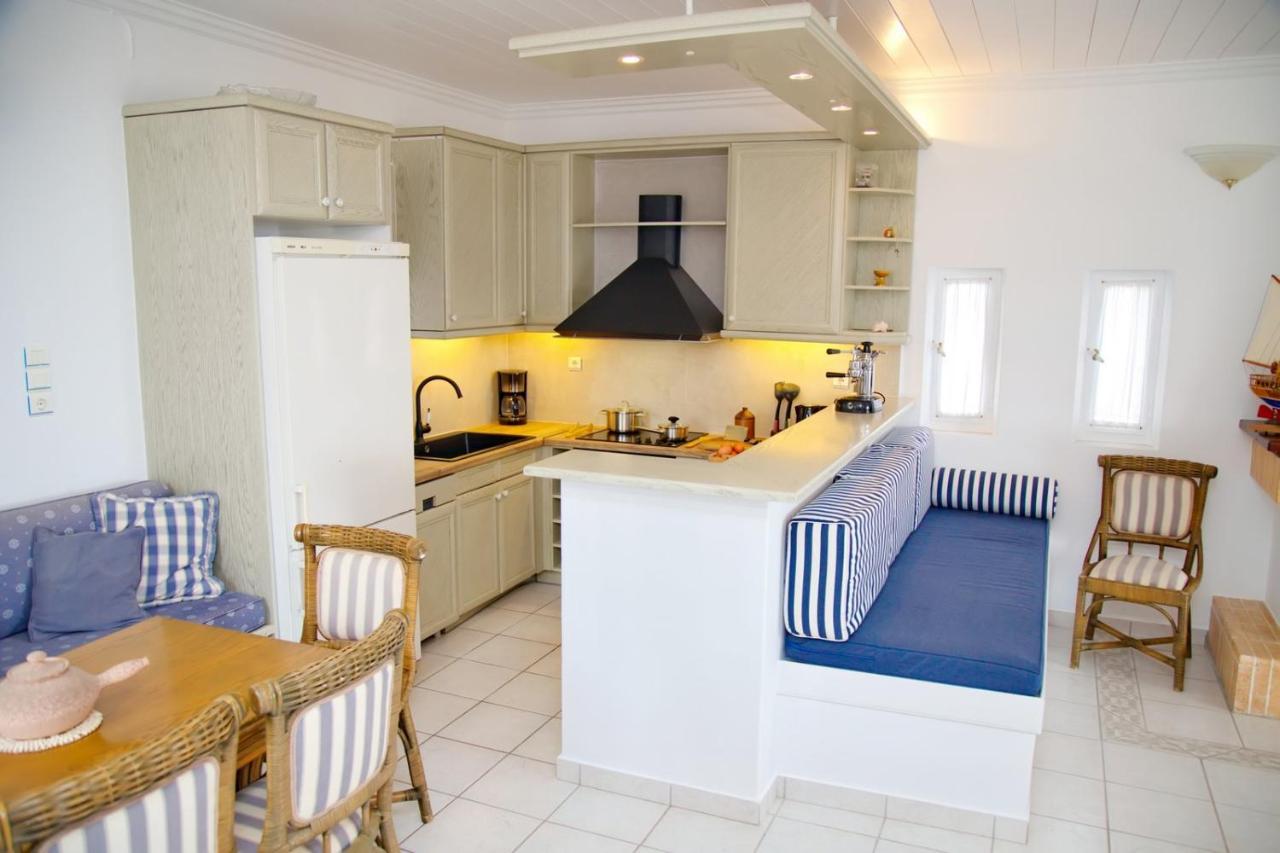 Aroura Homes 4Br Beachfront Villa Spetses Town Bagian luar foto