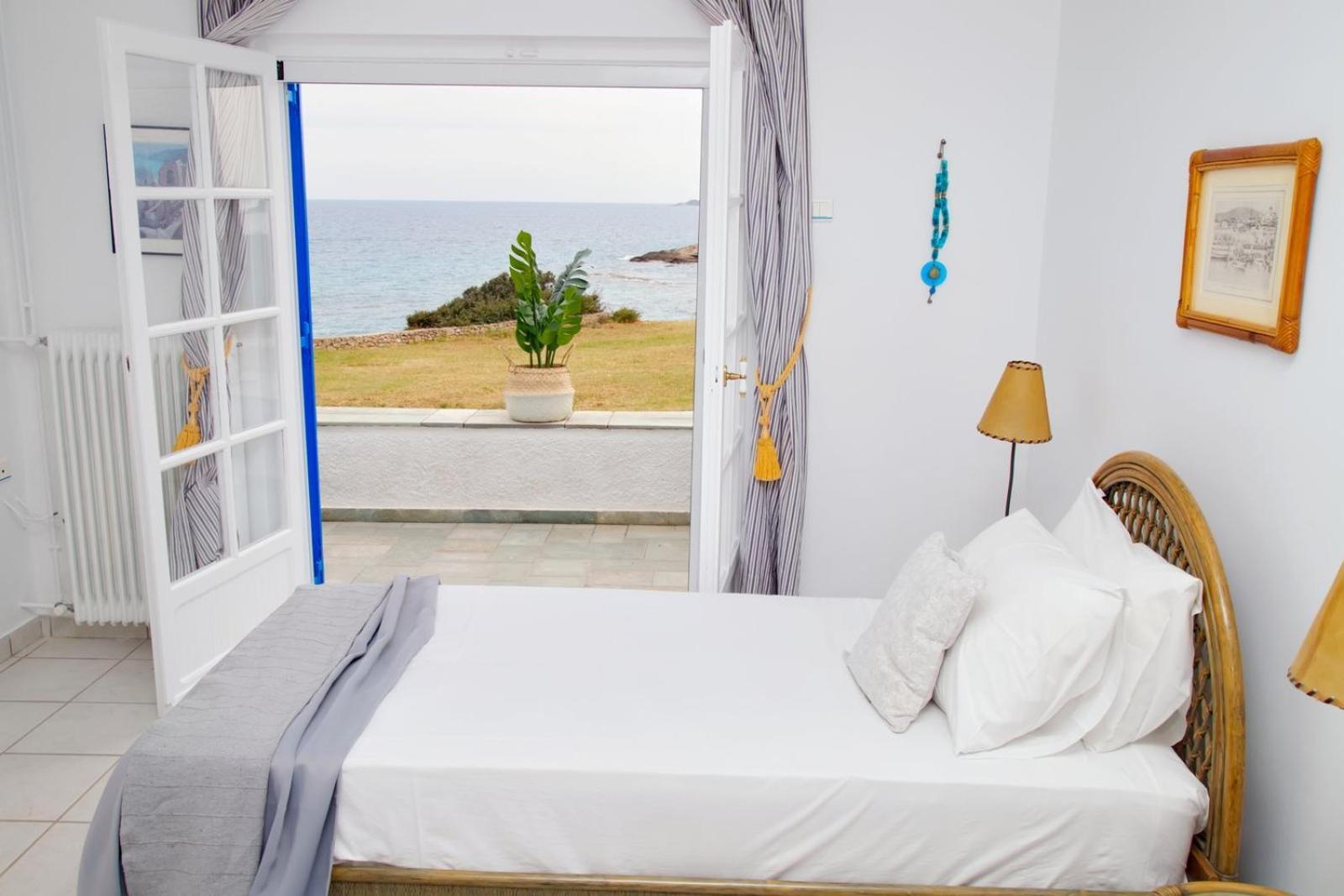 Aroura Homes 4Br Beachfront Villa Spetses Town Bagian luar foto