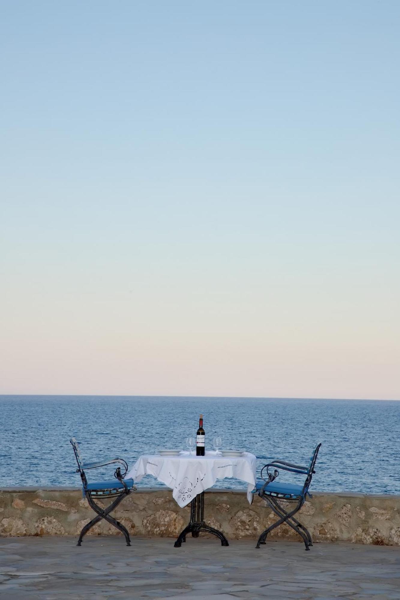 Aroura Homes 4Br Beachfront Villa Spetses Town Bagian luar foto
